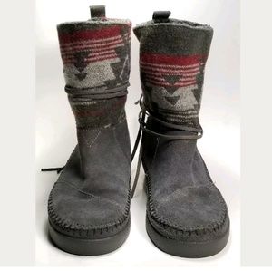 TOMS Nepal Boots Size W6